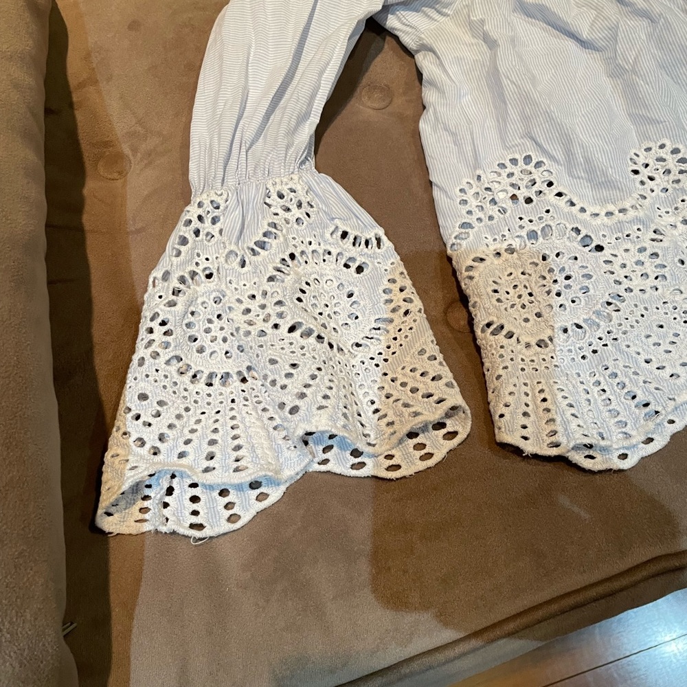 Beautiful summer shoulder down top with crochet on the sleeves and the bottom - Picture 3 of 5